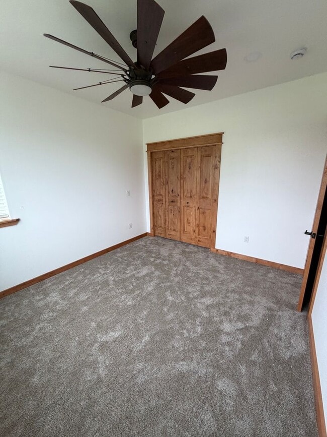 Building Photo - 3 bedroom 2 bath custom home