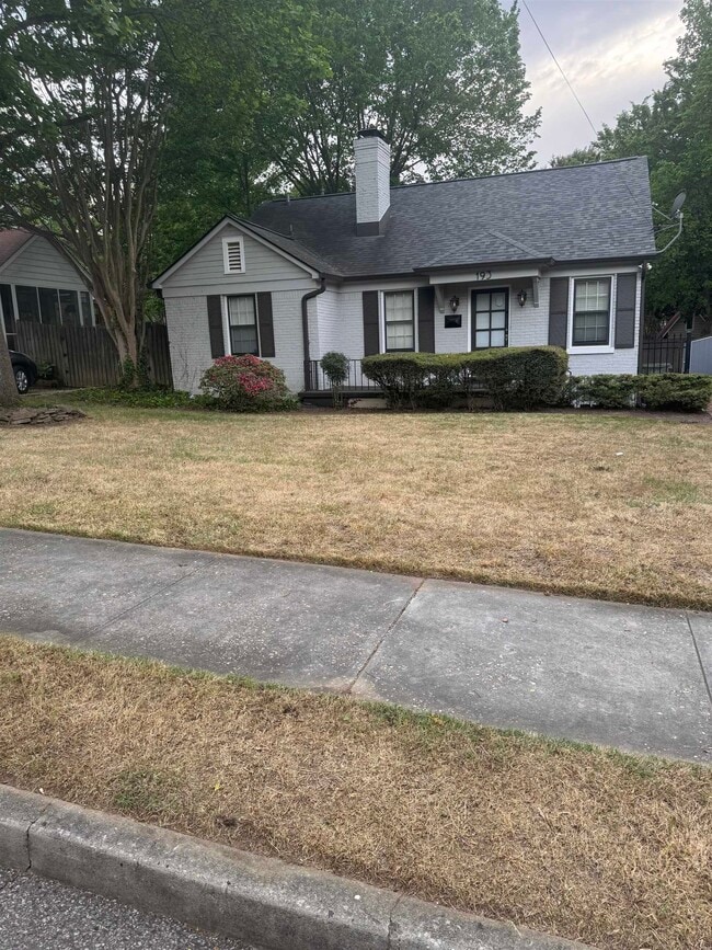 Building Photo - 193 Alexander St