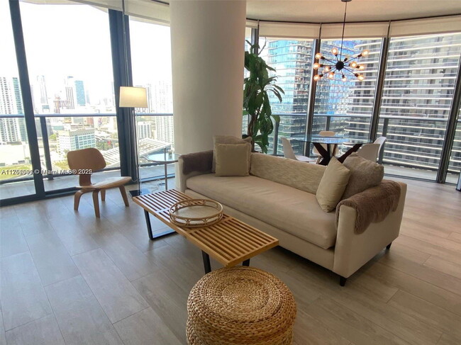 Foto del edificio - 55 SW 9th St