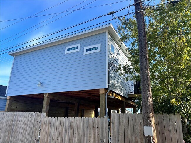 Building Photo - 1413 55th St