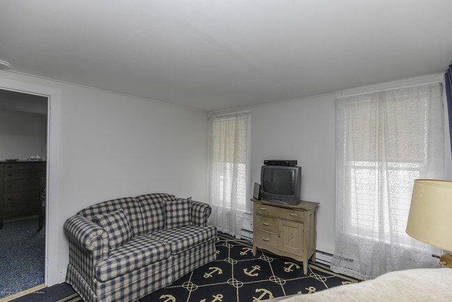 Building Photo - 35 1/2 Olin St