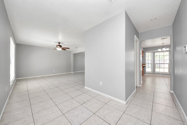 Building Photo - 16006 Autumn Falls Ln