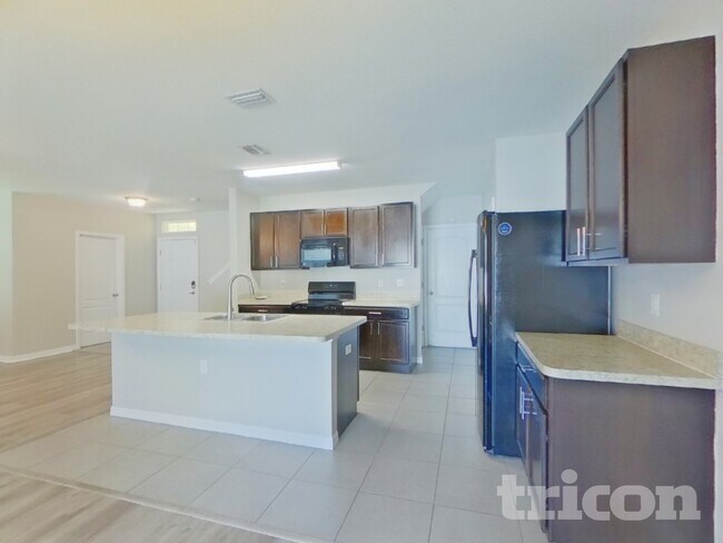 Building Photo - 10442 Whispering Hammock Dr