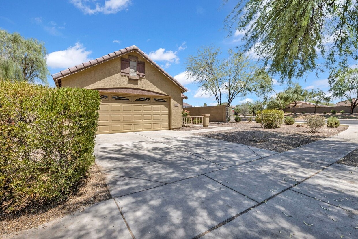 Foto principal - Lovely 3 bed / 2.5 bath Home in the Power ...