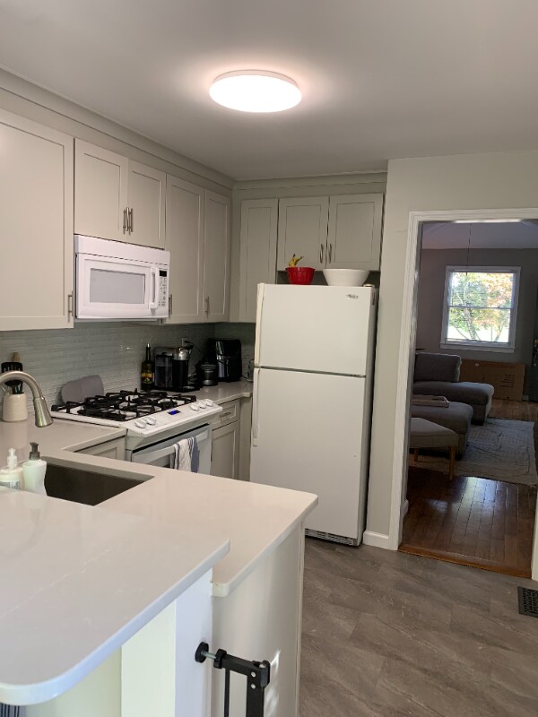 Building Photo - 644 Ideal Way