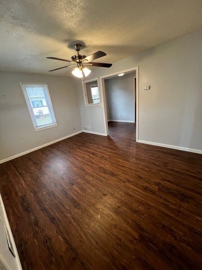 Building Photo - 1020 Cooper Ave