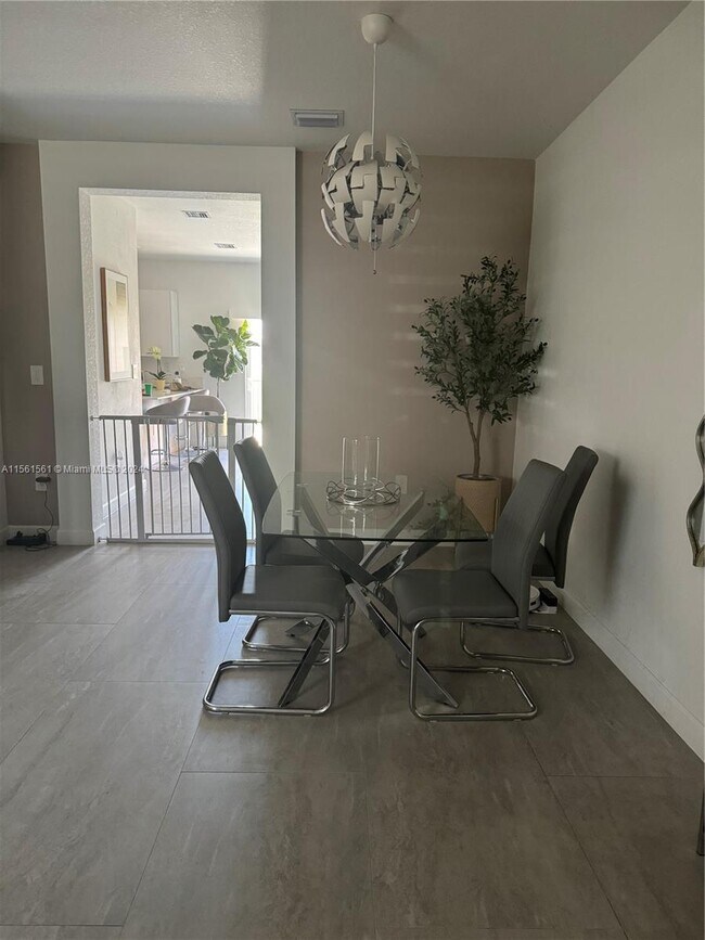Foto del edificio - 12448 NW 23rd Ct