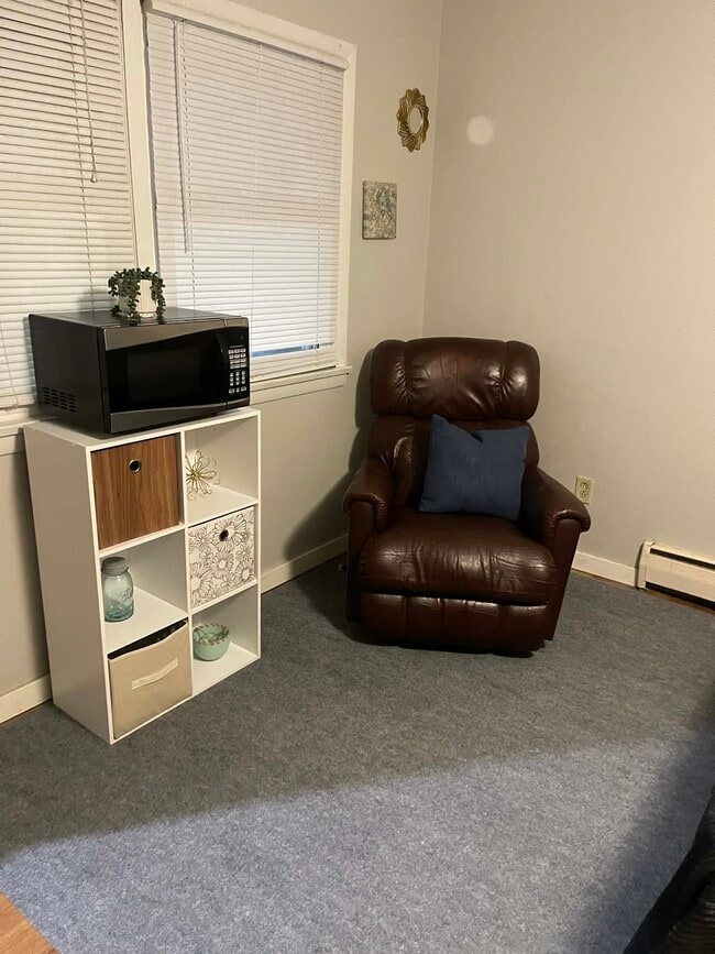 Building Photo - 605 30th Ave W