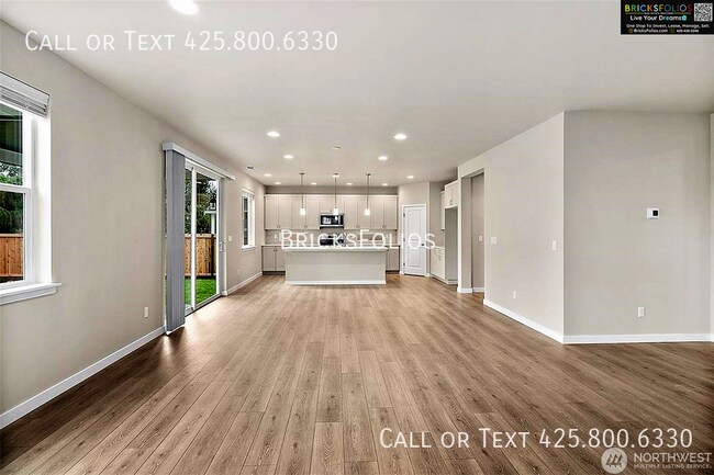 Building Photo - 16217 8th Ave E