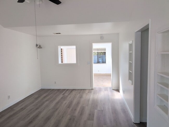Building Photo - 2305 Woolner Ave