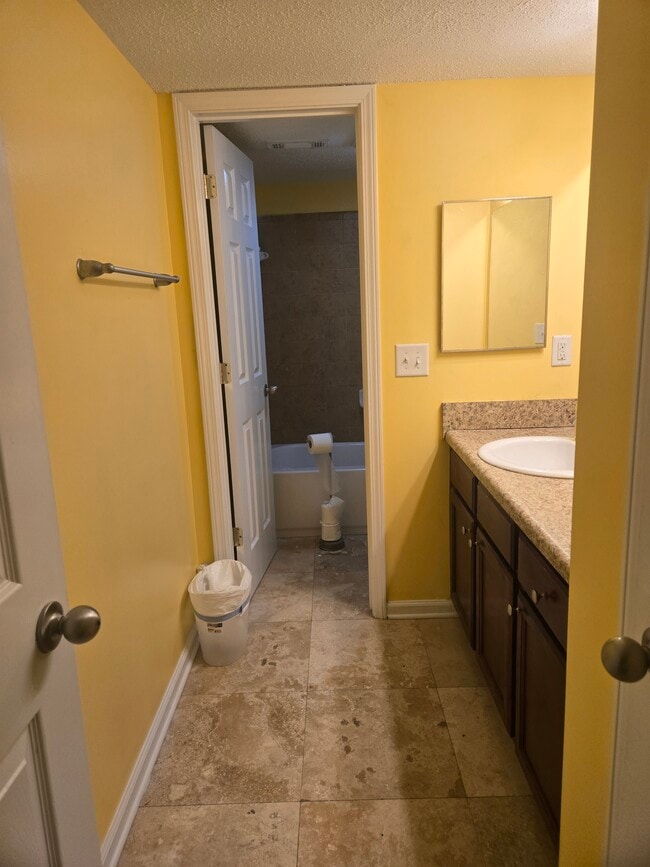 Photo - 80 Place Fontaine Apartment