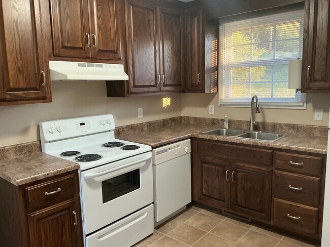 Foto del edificio - 220 Crossland Ave