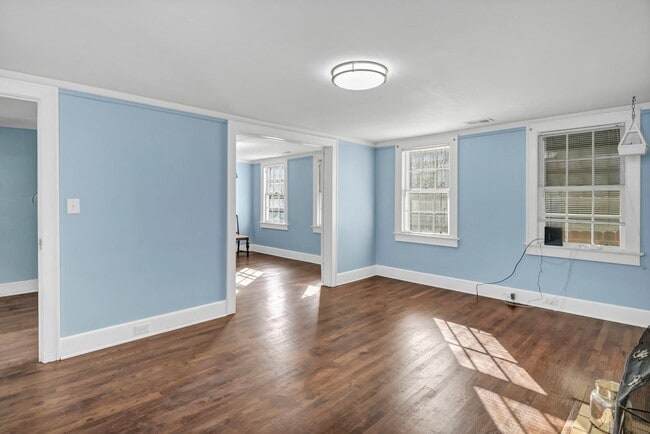 Foto del edificio - Prime Location! Minutes to The Vista, Downtown & USC!