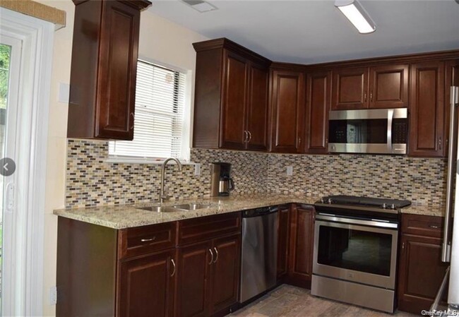 Foto del edificio - 43 Brick Pond Rd