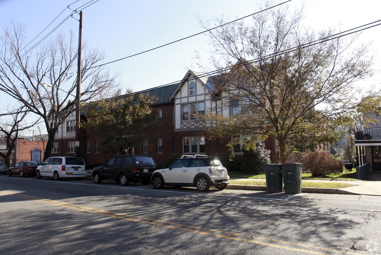 Primary Photo - Butternut Court Condominiums
