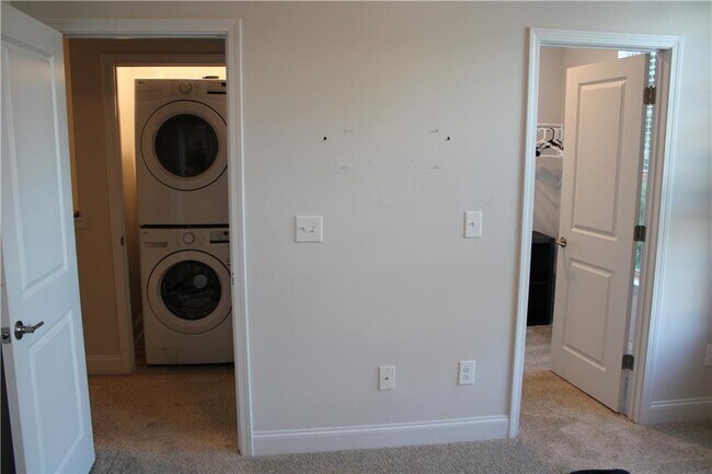 Building Photo - 3496 Sumersbe court