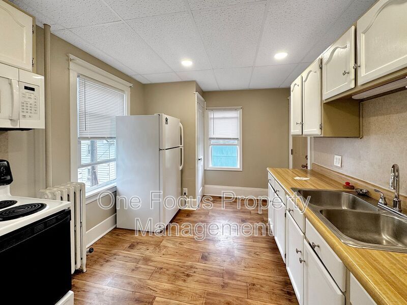 Foto principal - 2205 W 4th St