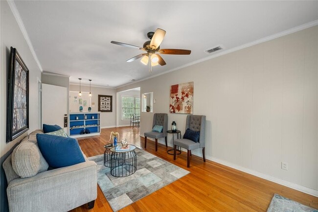 Building Photo - 2639 W 45th St