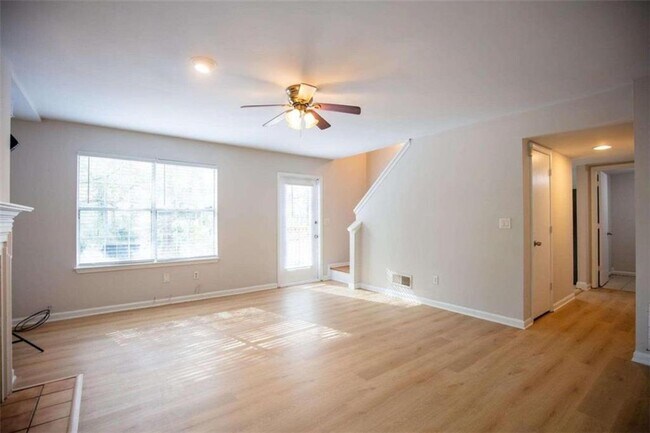 Building Photo - 1020 Linwood Trce