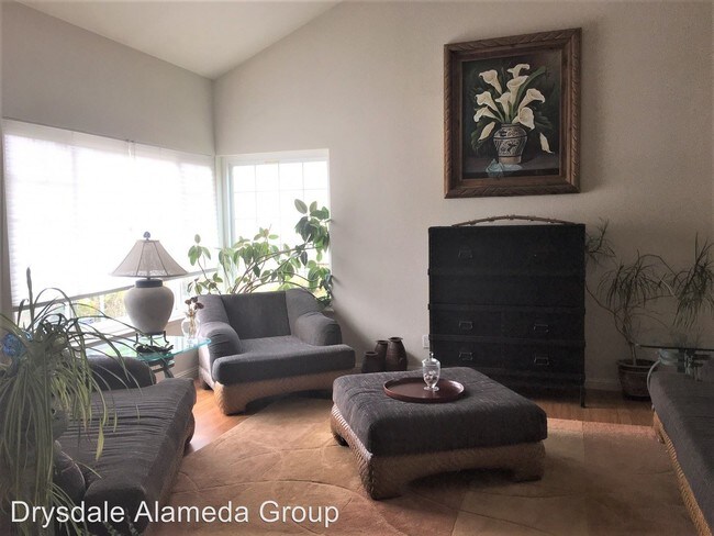 Building Photo - 4 br, 3 bath House - 89 applegate