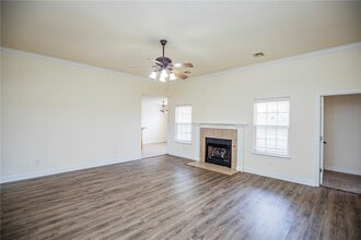 Building Photo - 520 Bonanza St