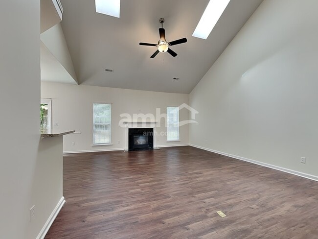 Building Photo - 4205 Lindsey Ln