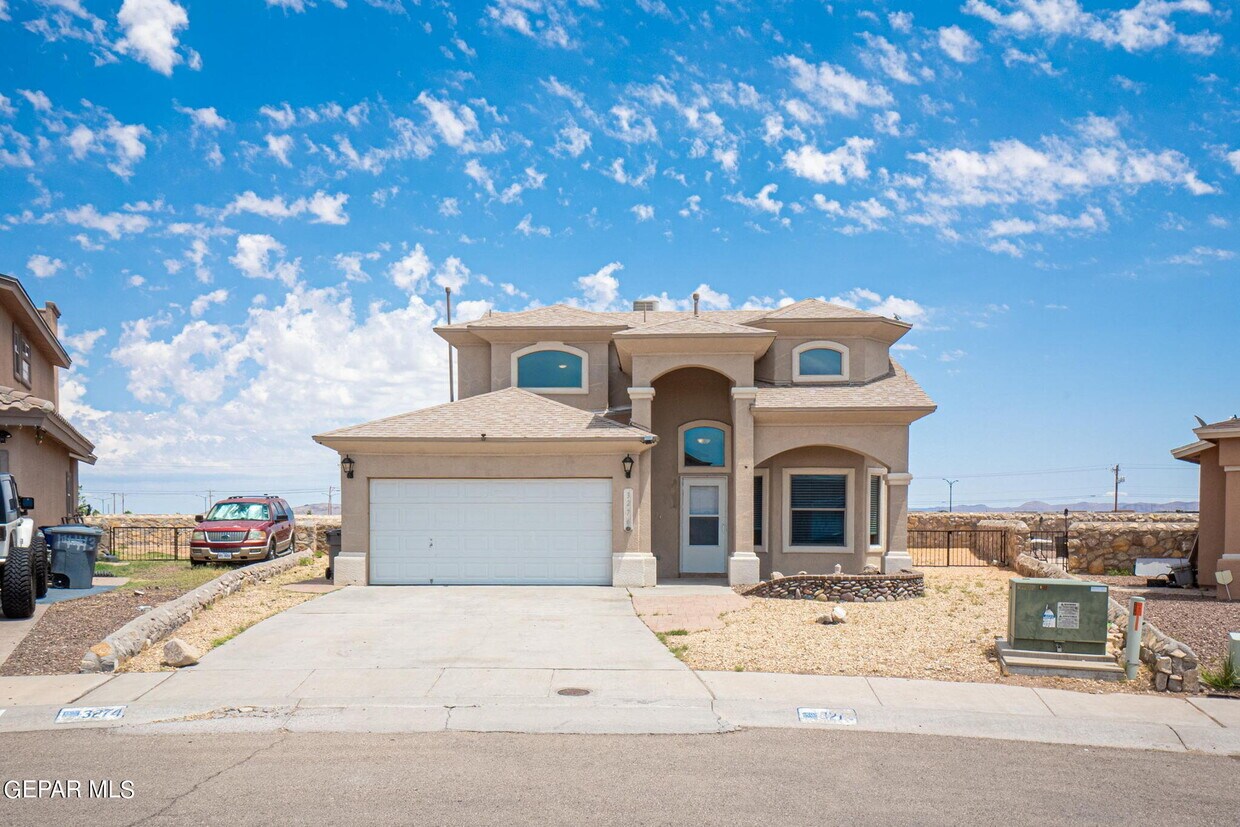 Foto principal - 3274 Maple Point Dr