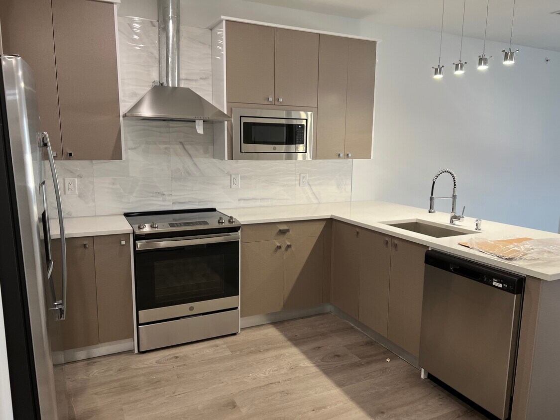 Kitchen - 7000 Polk St