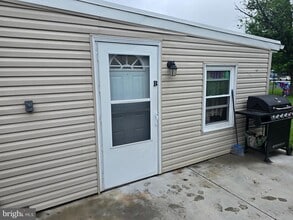 Building Photo - 65 E Hanover St