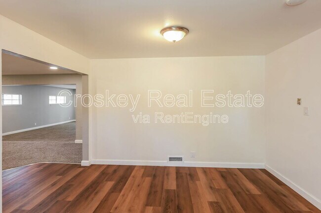 Foto del edificio - 929 Jensen Cir