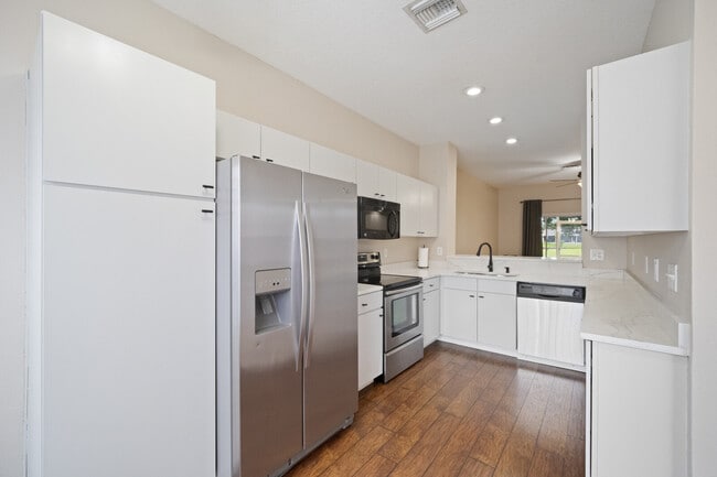 Building Photo - 18505 Pebble Lake Ct