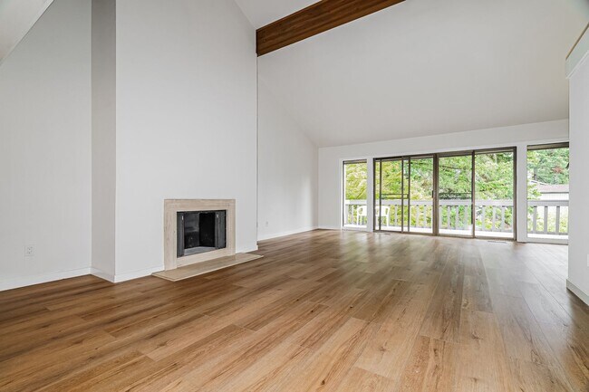 Foto del edificio - Top-Floor Condo with Forest Views, Large Private Deck & Resort-Style Amenities