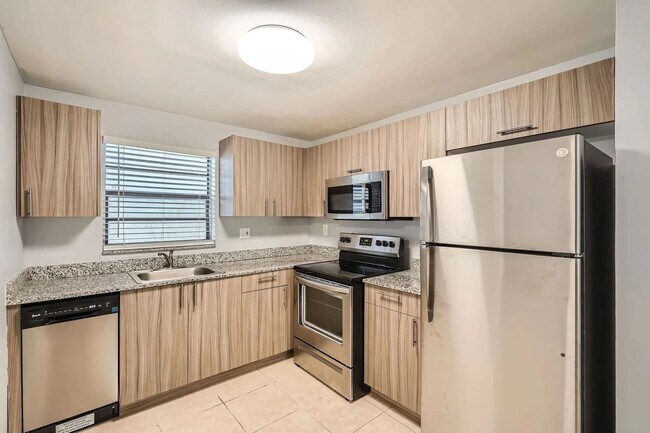 Foto del edificio - 2101 NW 55th Ave