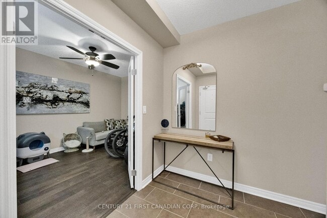 Photo du bâtiment - 330 Ridout St S