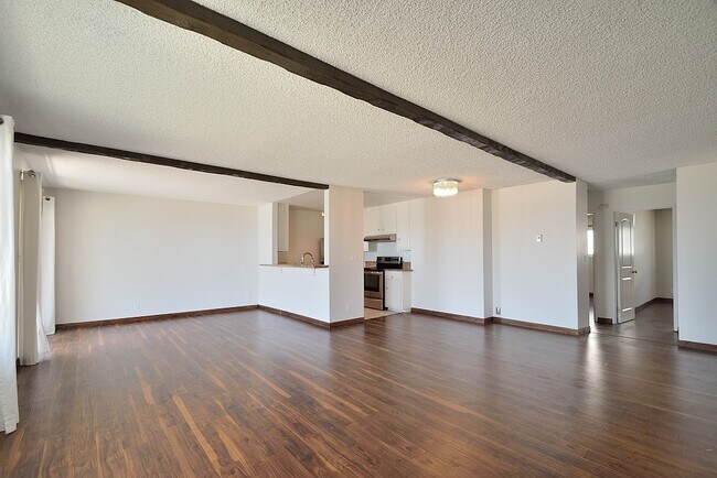 Foto del edificio - 2120 The Strand