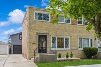 Building Photo - 5236 W 54th St