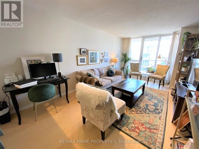 Photo du bâtiment - 3130-3130 Yonge St