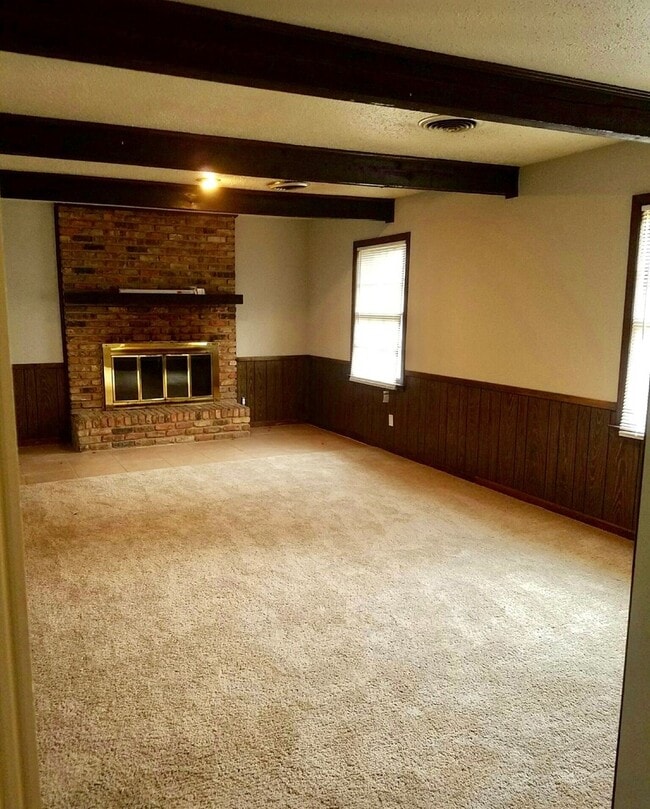 Building Photo - 4018 Strathmore Dr