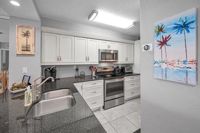 Foto del edificio - 5901 Bahia Del Mar Cir N