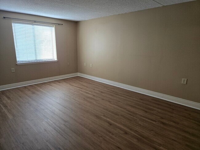 Foto del edificio - 20-30-30 Daniels St