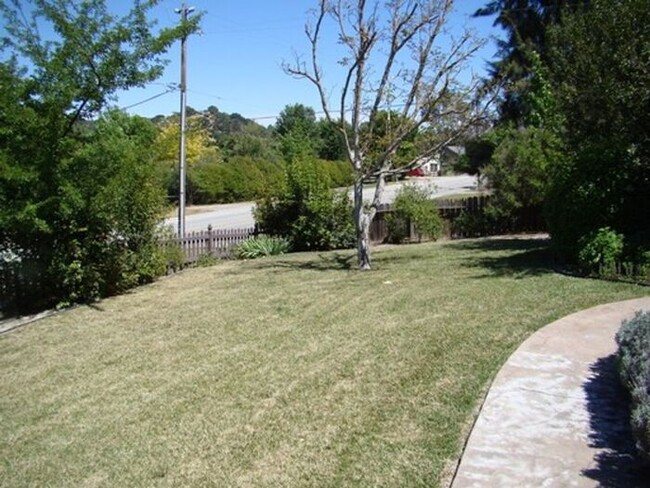 Building Photo - 6201 Monterey Ct