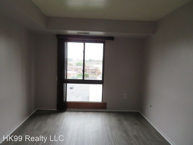 Building Photo - 2 br, 2 bath House - 7600 Roosevelt Blvd U...