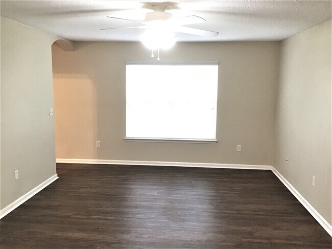 Foto del edificio - 16 Laws Lane