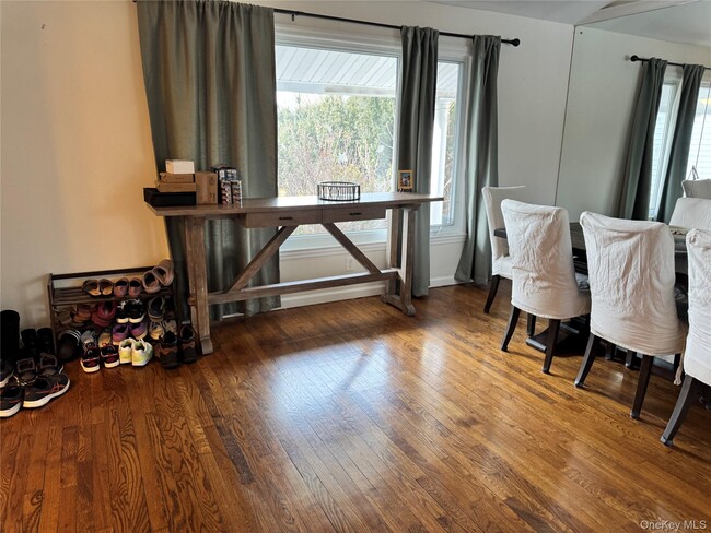 Building Photo - 40 Willets Dr