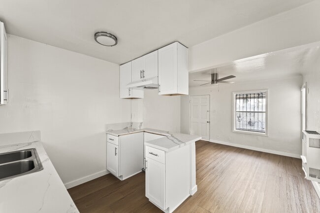 Building Photo - 8006 S New Hampshire Ave