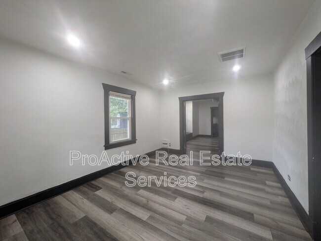 Foto del edificio - 3105 Somme Ave