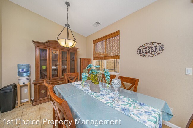 Foto del edificio - 3 br, 3 bath House - 205 Navarra Way