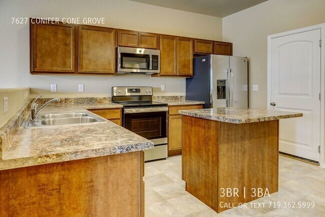 Foto del edificio - New Townhome near Woodmen