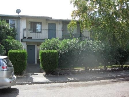 Primary Photo - 15 Royale Ave