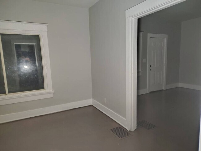 Foto del edificio - Spacious & Affordable 3-Bedroom